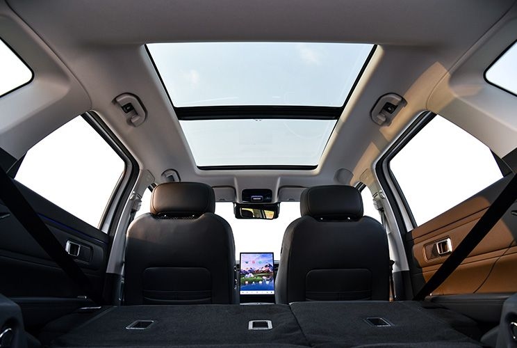 PANORAMIC SUNROOF
