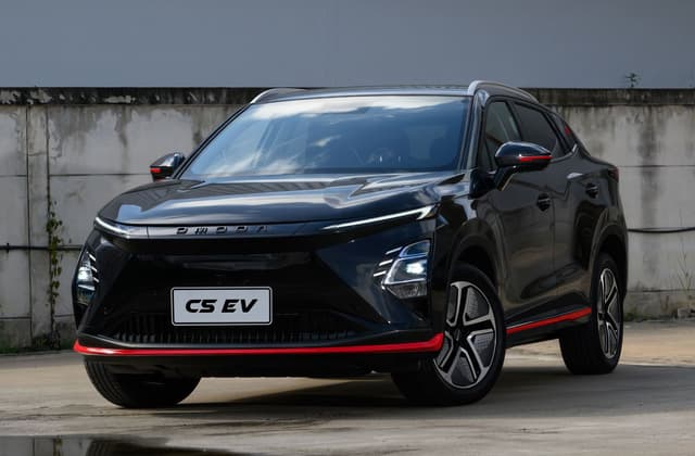 OMODA C5 EV Metropolitan-Red